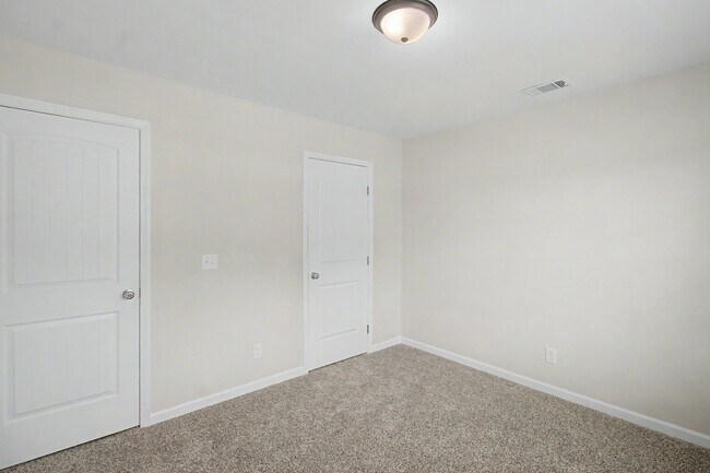 Building Photo - 319 Herty Ln