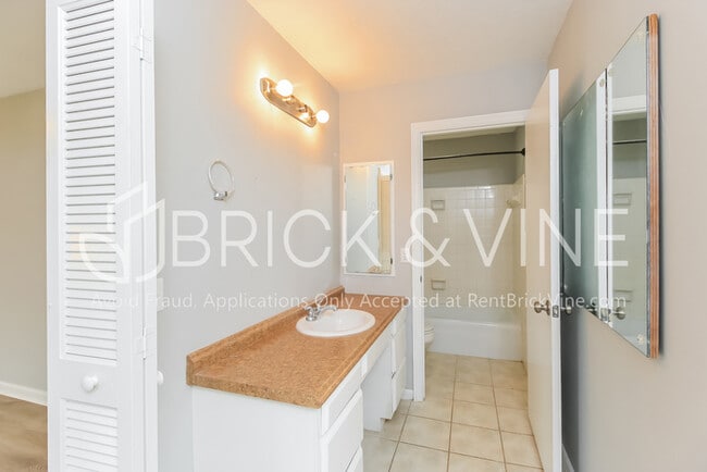 Building Photo - 403 George L Cross Ct