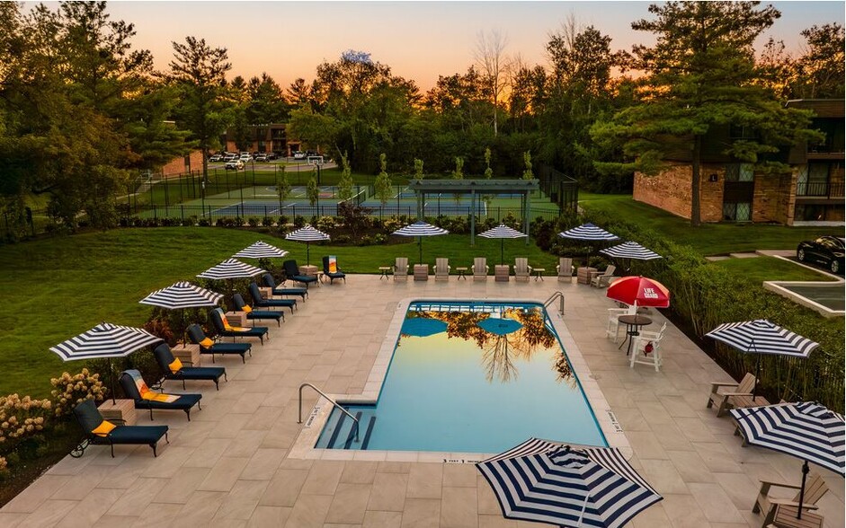 Pool Area - Pinecrest Apartments