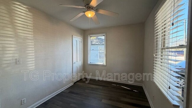 Building Photo - 1162 W 13th St