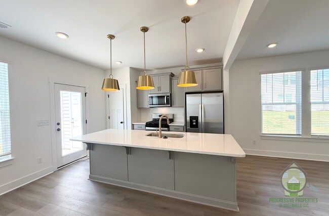 Building Photo - 525 Harebell Wy