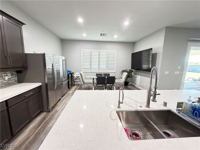 Building Photo - 8480 Warbonnet Way