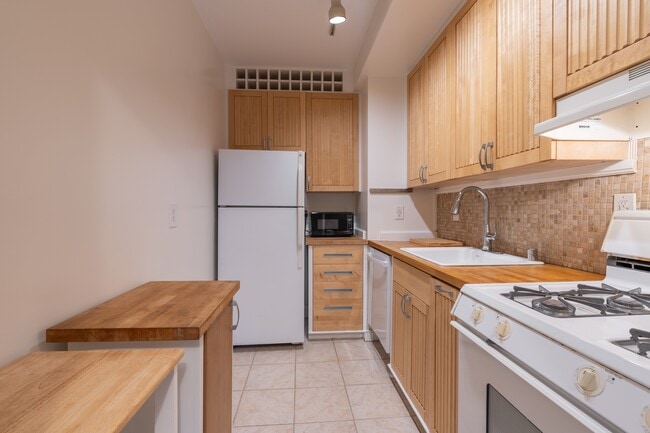 Building Photo - 2755 Ordway St NW