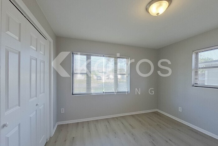 Building Photo - 1635 Jamaica St