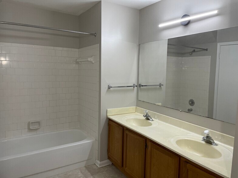 Building Photo - 4112 Kennygreen Ct