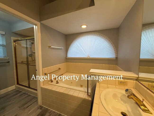 Building Photo - 9131 Brienne Way