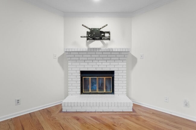 Building Photo - Beautiful Condo in Sango