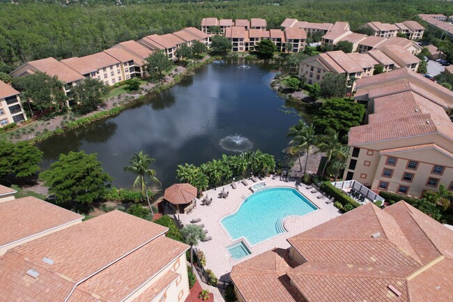 Building Photo - ** FAIRWAY PRESERVE ** 3 BED / 2 BATH COND...
