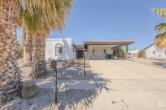 Building Photo - Green Valley Country Club Estates!