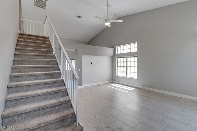 Building Photo - 20 Fantasia Ln