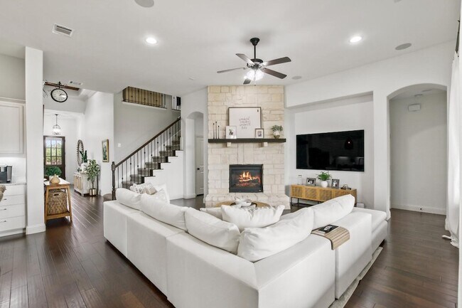 Building Photo - 4301 Overbrook Dr