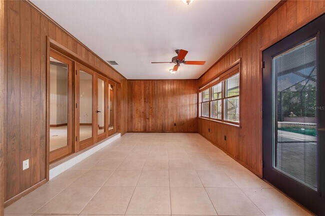 Building Photo - 7740 Lake Hatchineha Rd