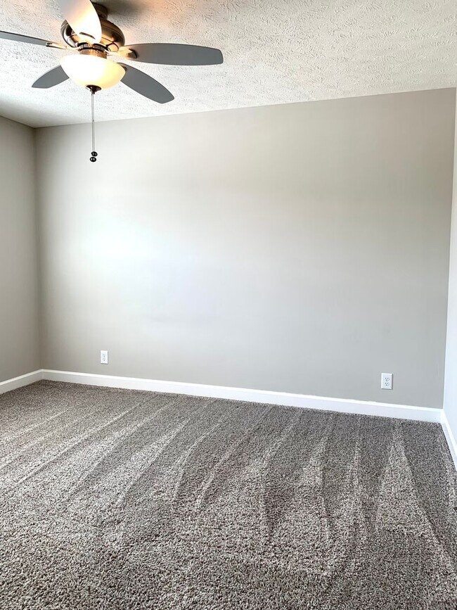 Building Photo - 1247 Highgrove Ln