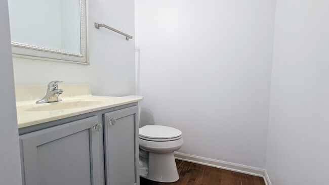 Building Photo - 284 Edmundton Cir