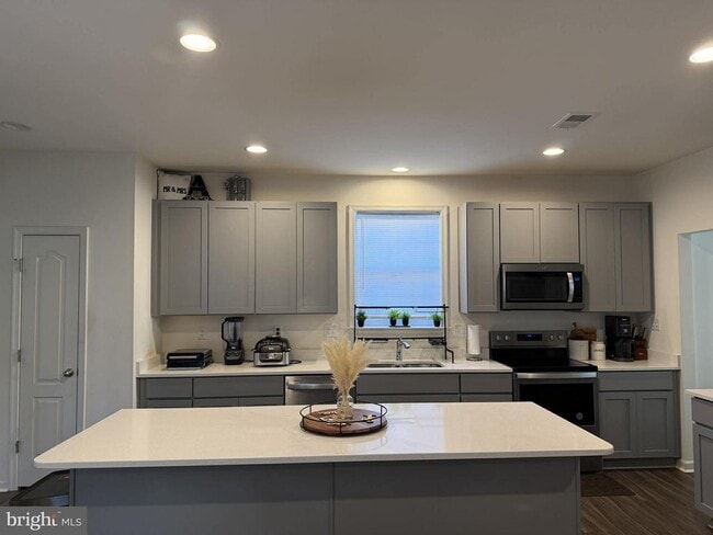 Building Photo - 117 Station Terrace E