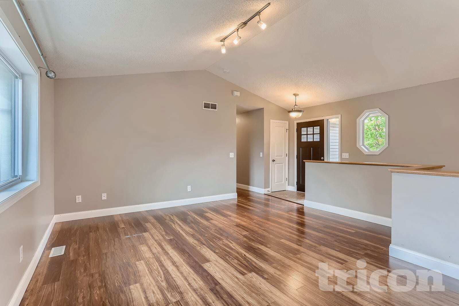 Building Photo - 7850 Park Ave NE