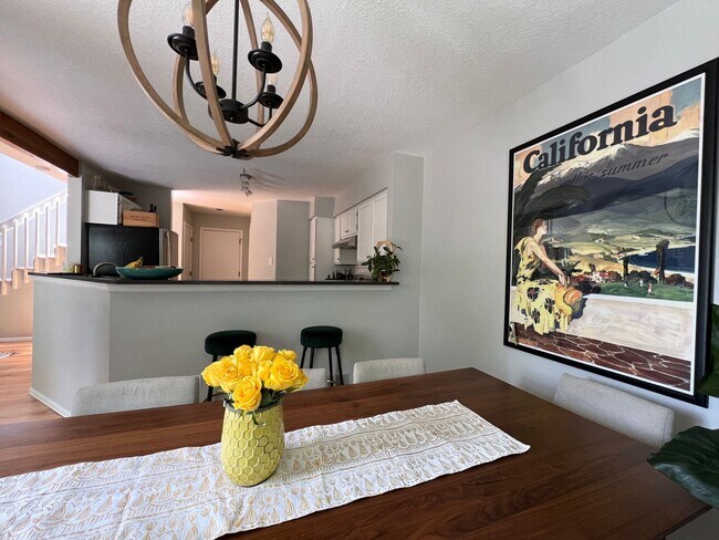 Building Photo - Beautiful 3 Bed/3 Bath in North Boulder Available 7/6
