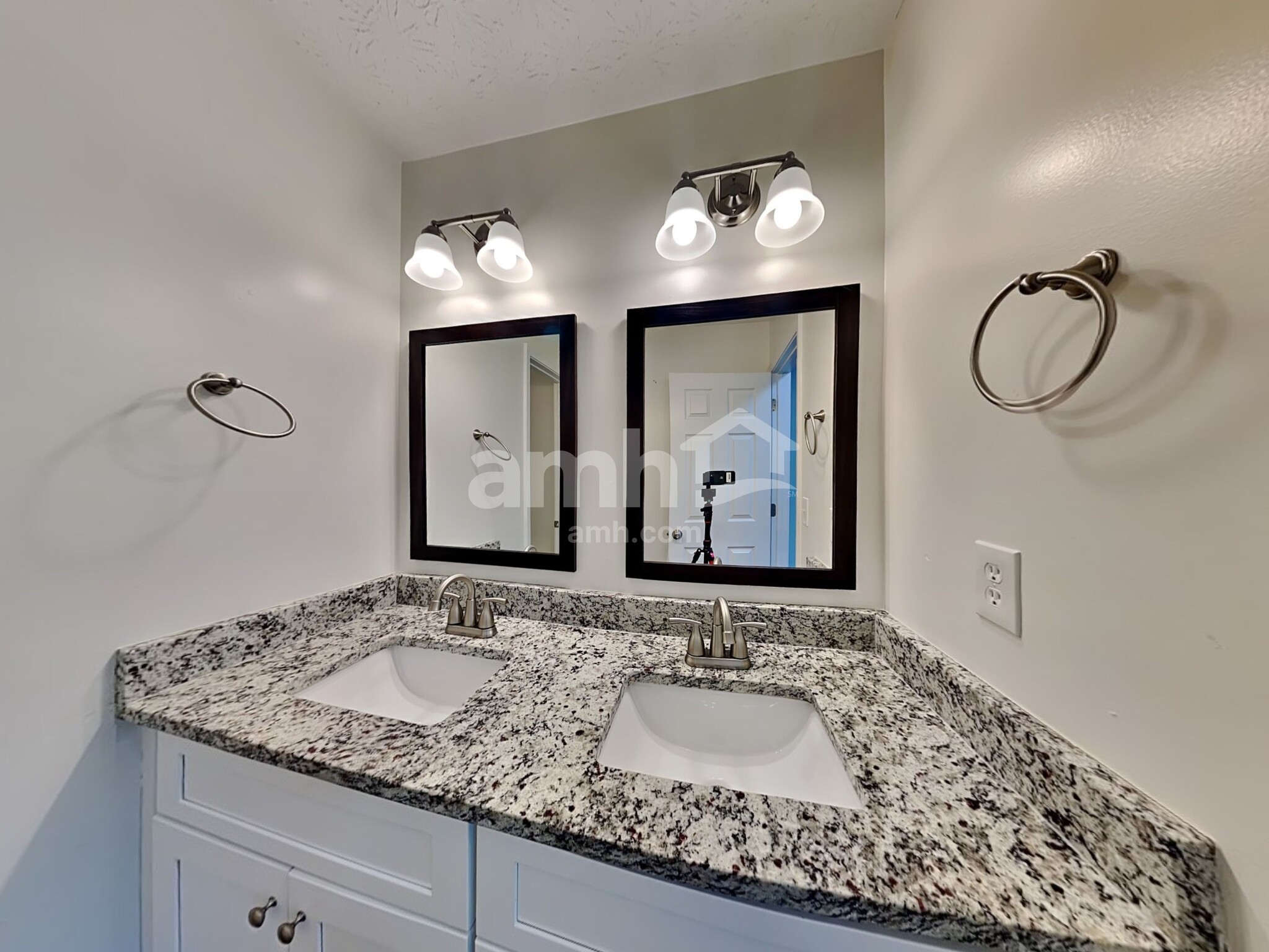 Building Photo - 3491 Skyland Ridge Ct
