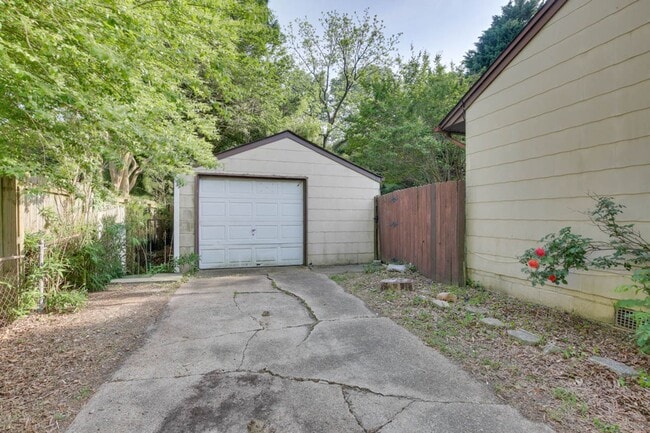 Building Photo - 106 Woodhaven Rd