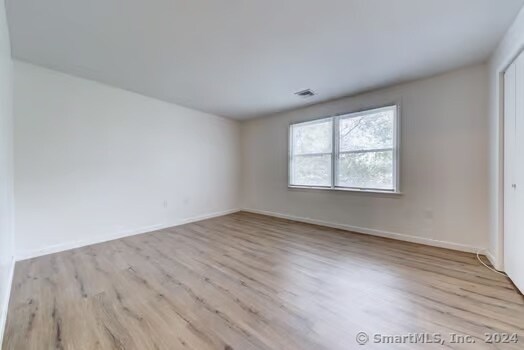 Building Photo - 54 Oak St