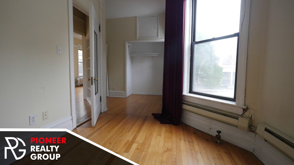 Building Photo - 1216 N Dearborn St