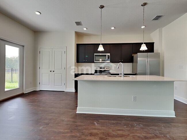 Building Photo - 27446 St Andrews Avenue