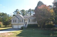 Building Photo - 79 Viola Dr