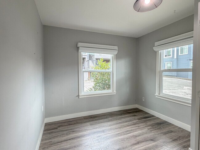 Building Photo - 2212 Rucker Ave