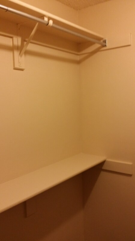 Building Photo - 17000 E Ford Dr