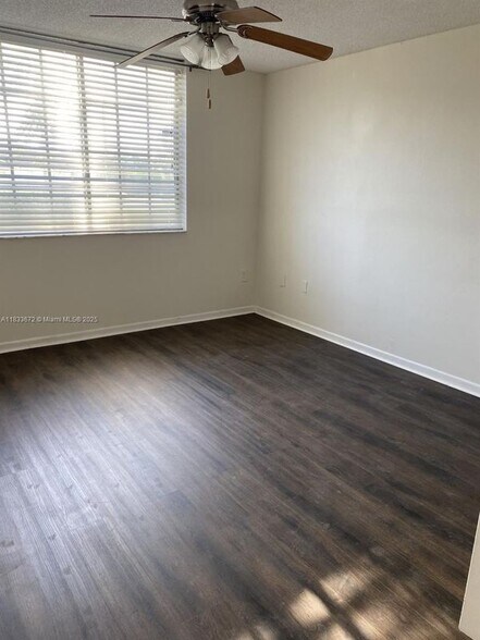 Building Photo - 1749 Village Blvd