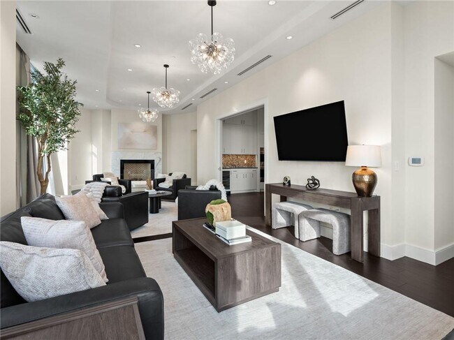 Building Photo - 3376 Peachtree Rd NE