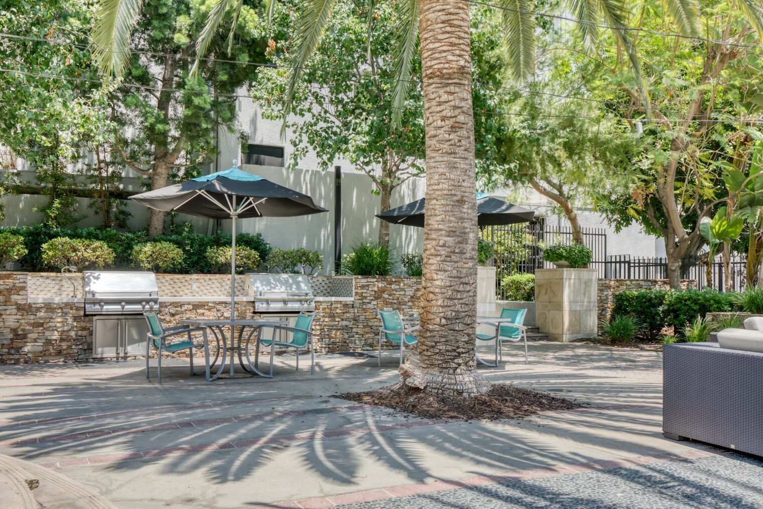 Building Photo - 250 S San Fernando Blvd