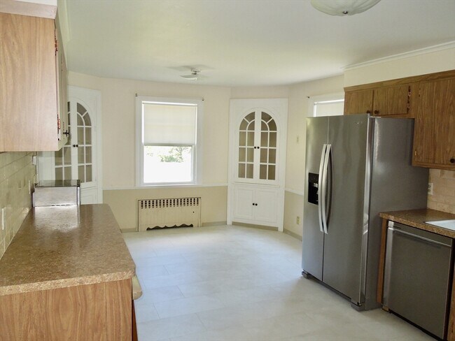 Building Photo - 2 Briarwood Ct
