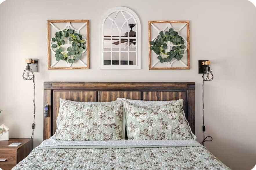 Building Photo - 4134 Dolphin Dr