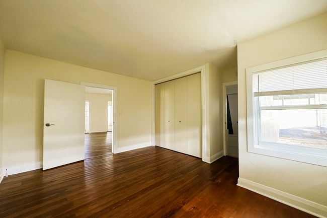 Building Photo - 126 Ribbon Pkwy