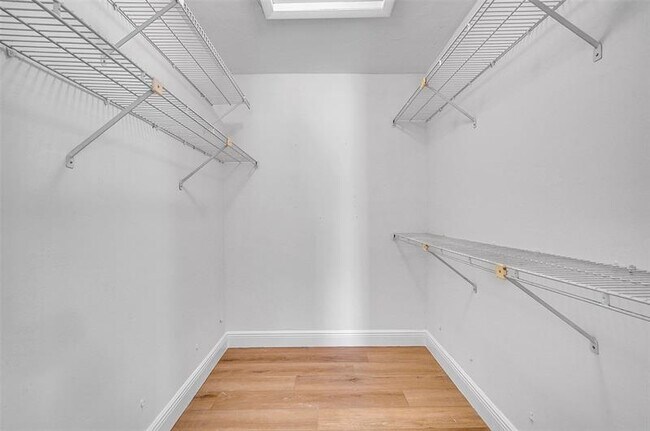 Building Photo - 5700 SW 120th Ave