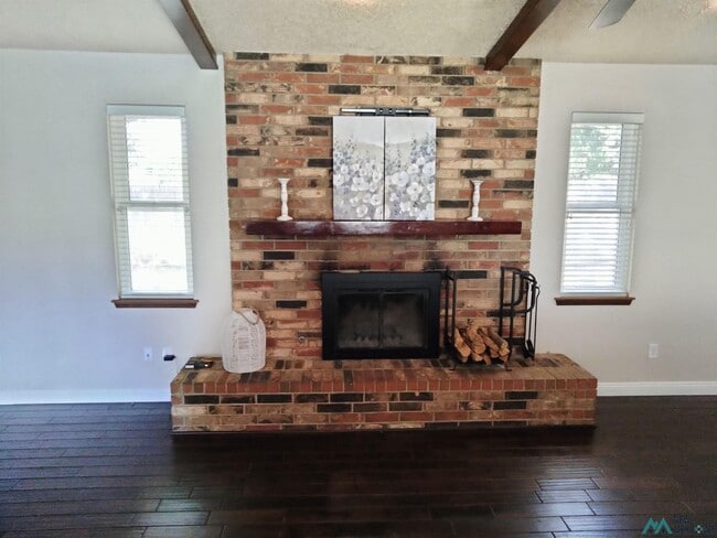 Building Photo - 1808 Arcineiga Dr