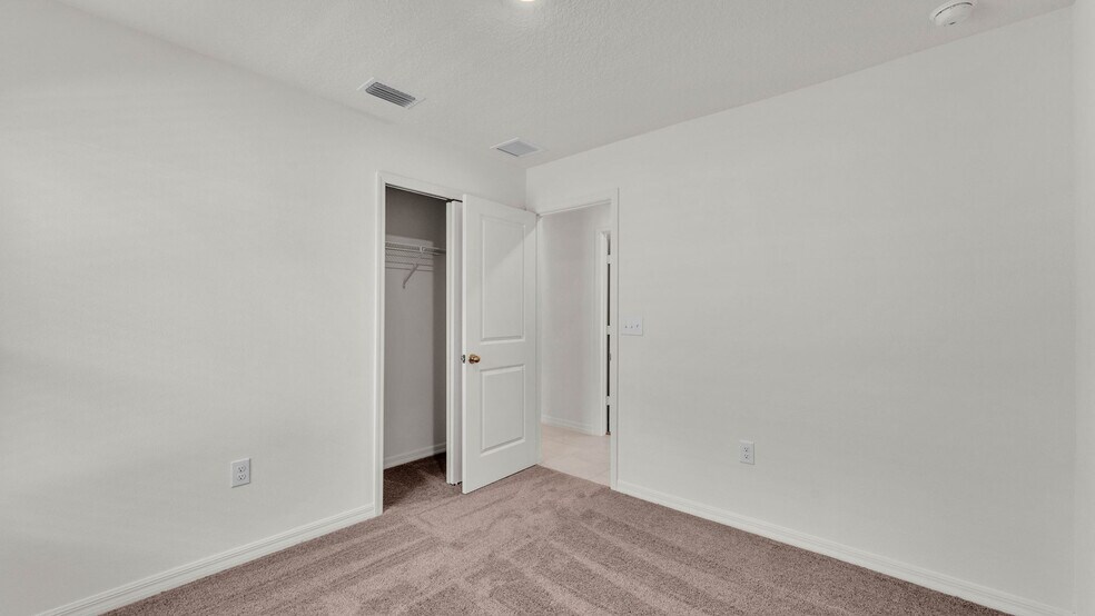 Building Photo - 727 Chestnut Ln