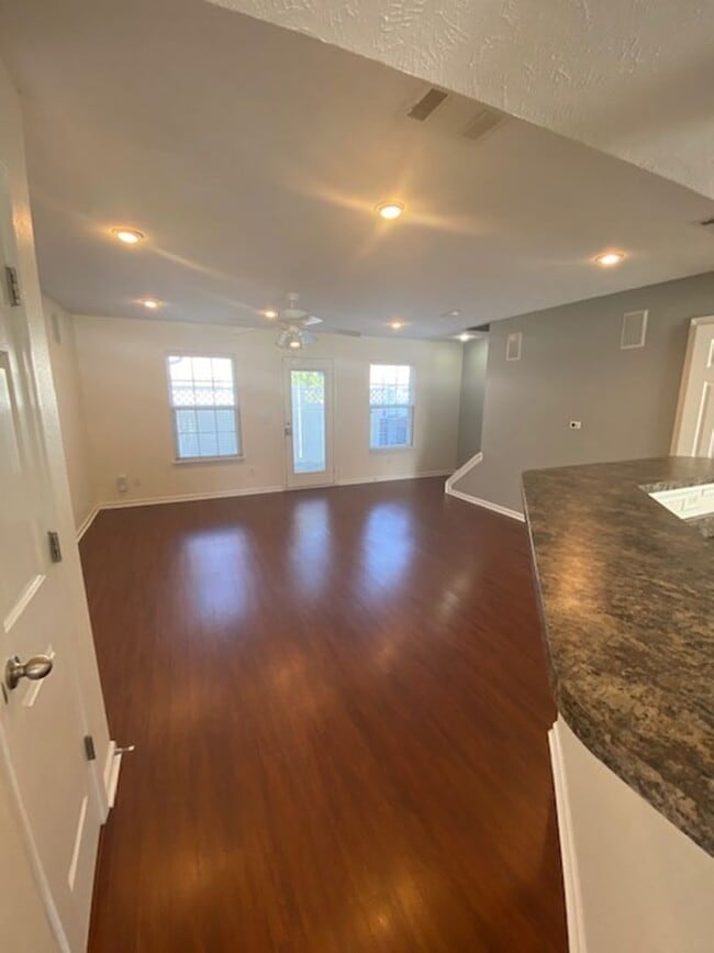 Building Photo - End Unit Townhouse Now Available at Barnes...