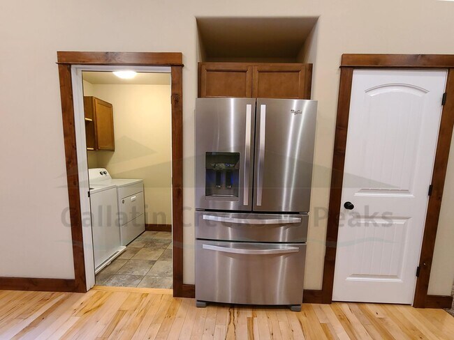 Building Photo - 895 Longbow Ln