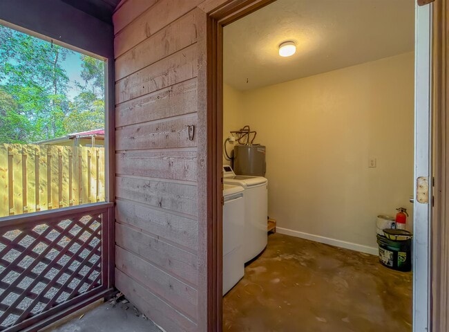 Building Photo - 3022 Homewood Pl