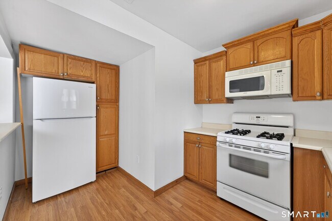 Building Photo - 155 Cottonwood Rd