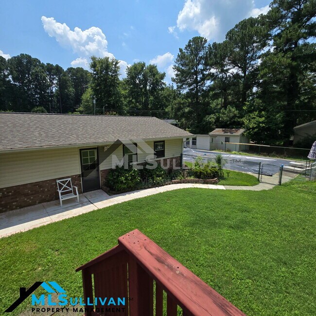 Building Photo - 2601 Cohnwood Dr