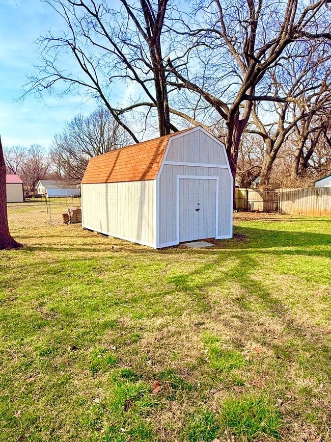Building Photo - "Lots Of New" in South/West Springfield on a Quite Culta-sac