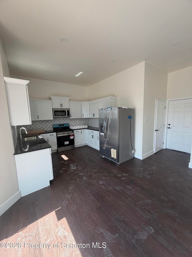 Building Photo - 105 Parkdale Dr