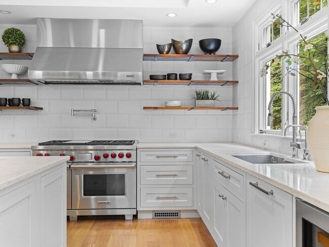 Building Photo - 93 W Goulding St