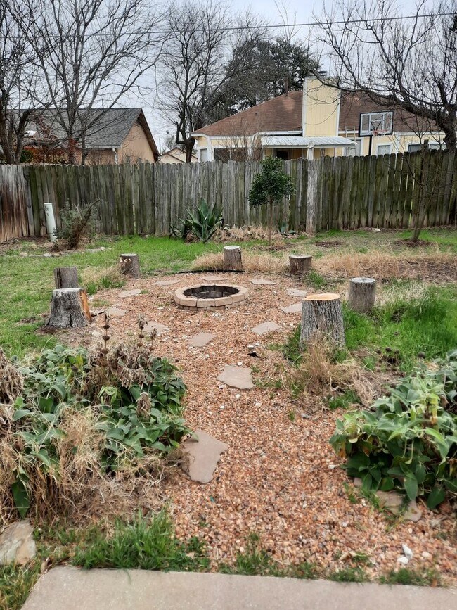 Building Photo - Solar-Powered Pflugerville Property - Lots Of Room and Backyard Living