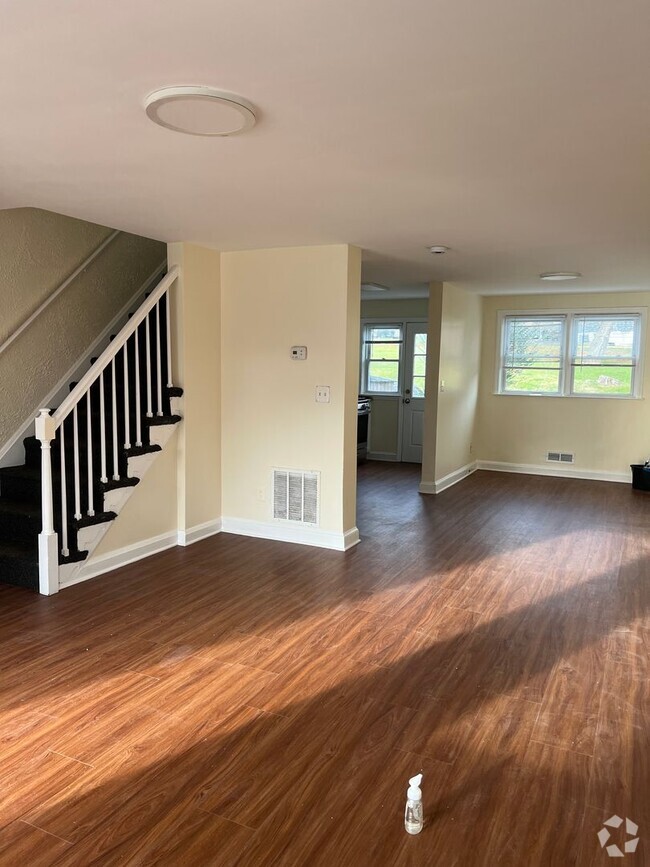 Building Photo - NEWLY RENOVATED TOWNHOME IN NORTH EAST BAL...