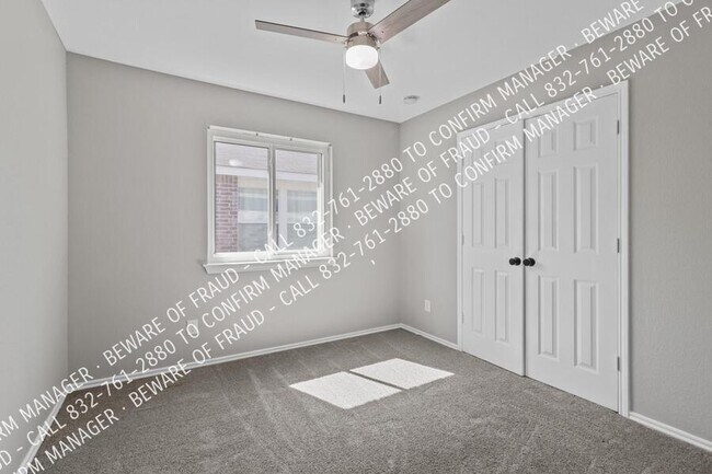 Building Photo - 2610 Lookout Dr