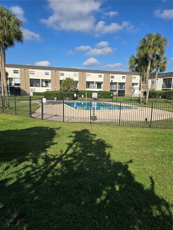 Building Photo - 712 Oakgrove Dr